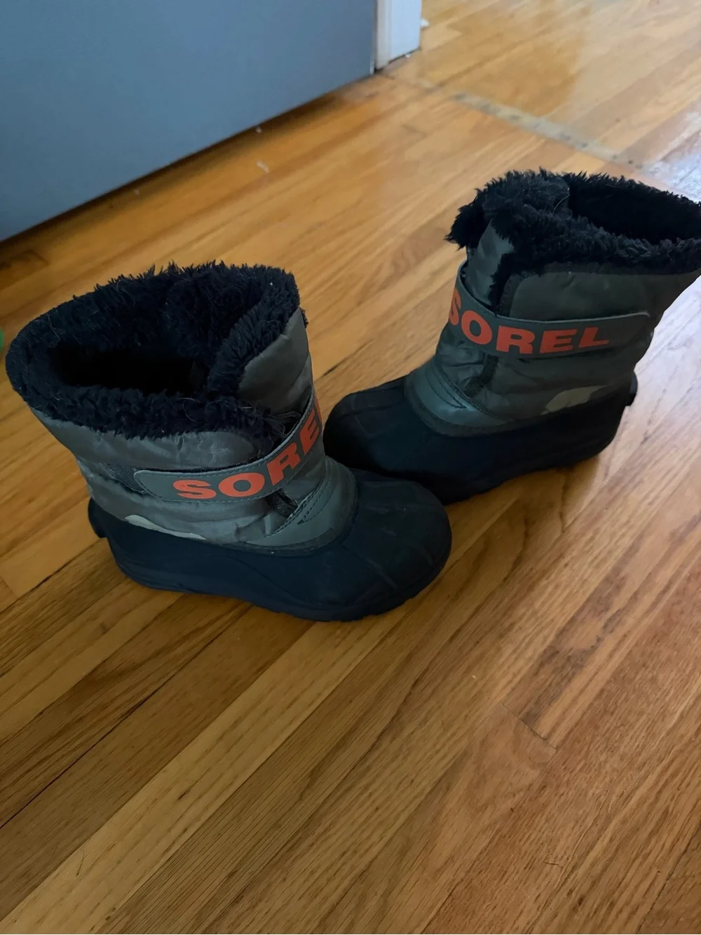 Sorel Kids snow commander winter boot size 13c